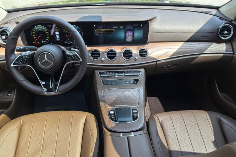 Used Mercedes-Benz E-Class 2022 Updated E 300 L Stylish Edition Interior 1