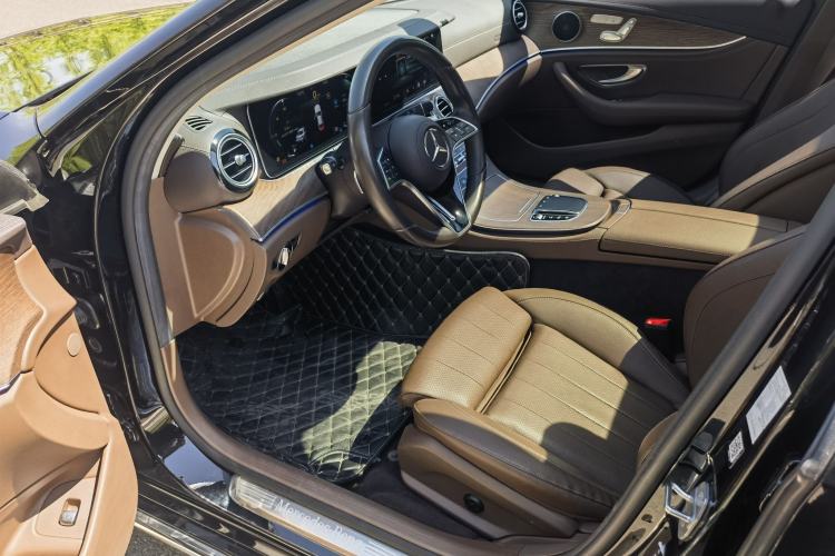 Used Mercedes-Benz E-Class 2022 Updated E 300 L Stylish Edition Interior 1