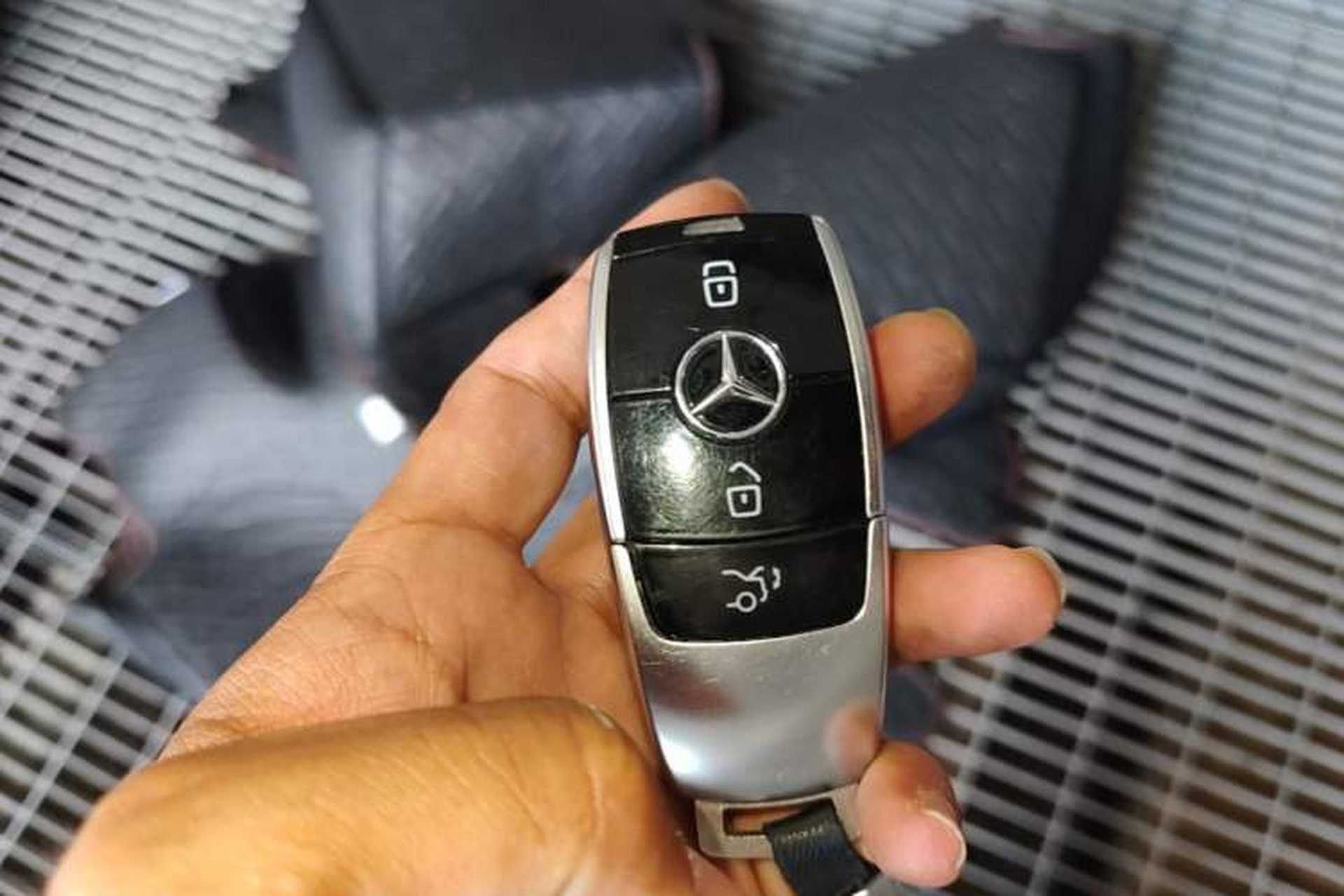 Used Mercedes-Benz E-Class 2022 Second Facelift E 300 L Sport Luxury Edition Interior 1