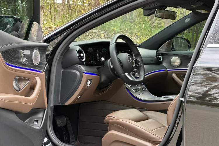 Used Mercedes-Benz E-Class 2022 Restyled E 260 L Sport Edition Interior 10
