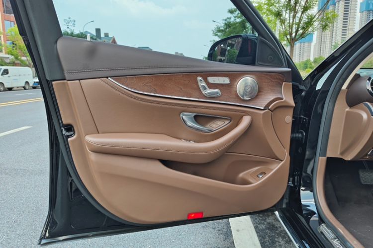 Used Mercedes-Benz E-Class 2022 Updated E 300 L Luxury Edition Interior 10
