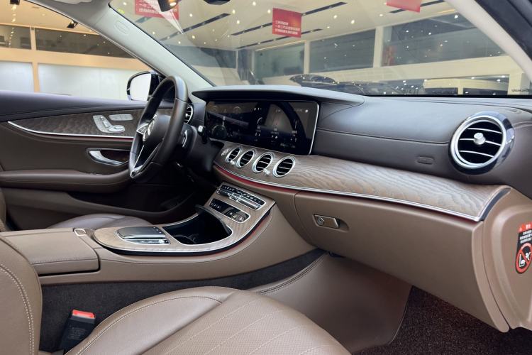 Used Mercedes-Benz E-Class 2022 Revised Version E 300 L Luxury Edition Interior 10