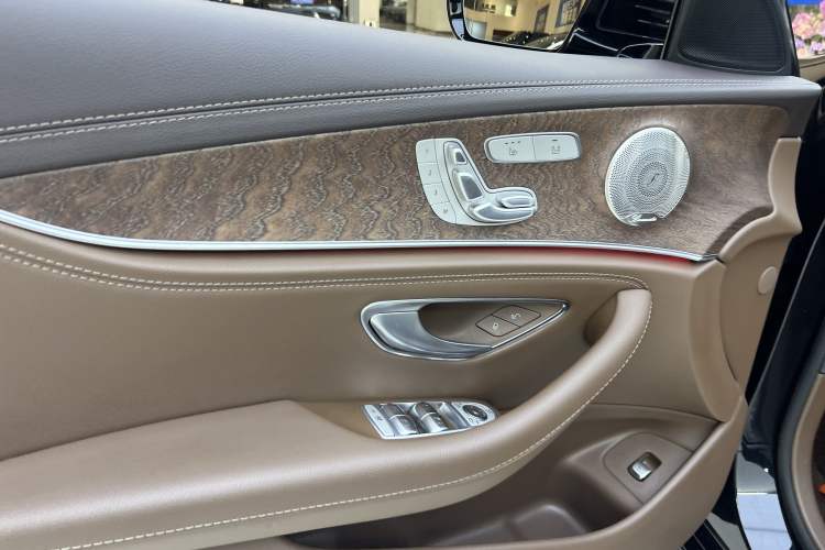 Used Mercedes-Benz E-Class 2022 Revised Version E 300 L Luxury Edition Interior 11