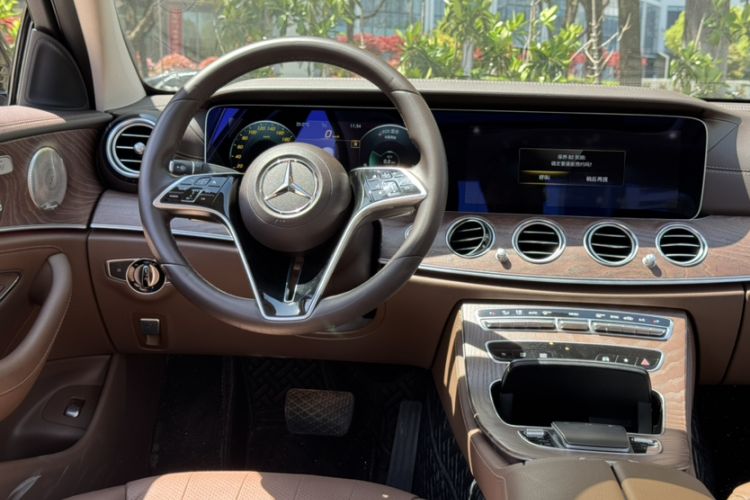 Used Mercedes-Benz E-Class 2022 Revised Version E 300 L Luxury Edition Interior 2
