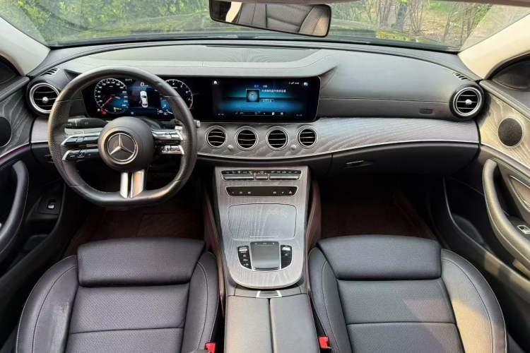 Used Mercedes-Benz E-Class 2022 Revised E 300 L Sporty and Stylish Edition Interior 2