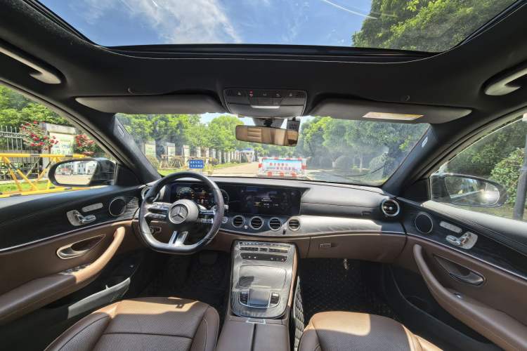 Used Mercedes-Benz E-Class 2022 E 260 Stylish Sports Edition Interior 2