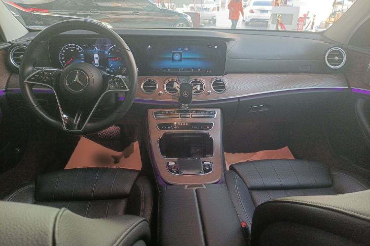 Used Mercedes-Benz E-Class 2022 Updated E 300 L Luxury Edition Interior 2