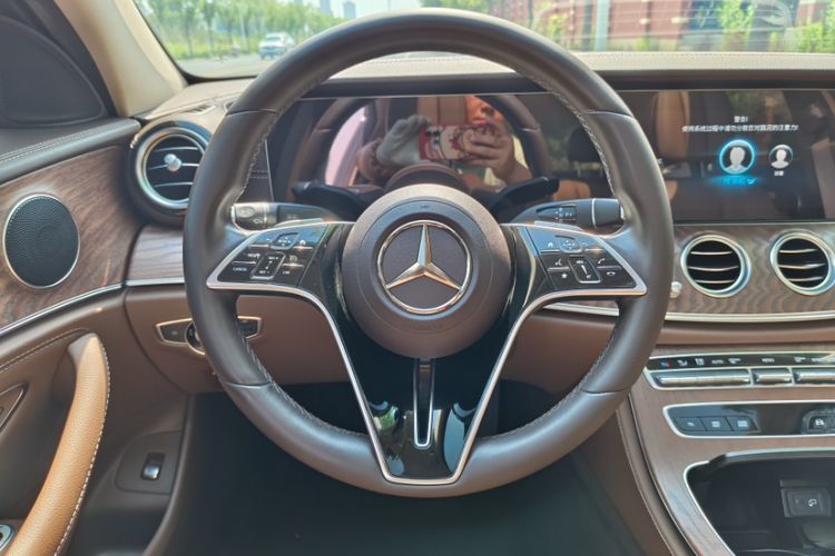 Used Mercedes-Benz E-Class 2022 Revised Version E 300 L Fashion Edition Interior 2