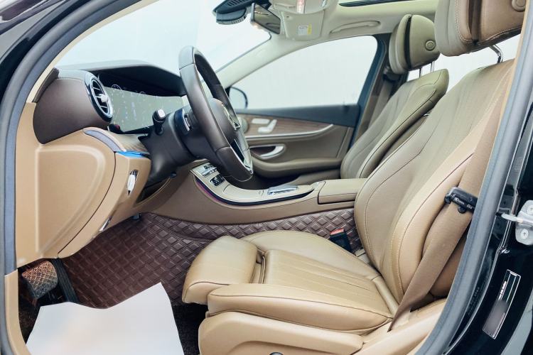 Used Mercedes-Benz E-Class 2022 Second Facelift E 300 L Luxury Edition Interior 2