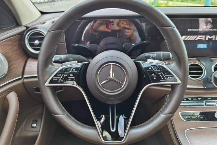 Used Mercedes-Benz E-Class 2022 Updated E 300 L Luxury Edition Interior 2