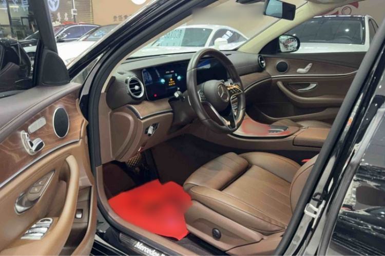 Used Mercedes-Benz E-Class 2022 Updated E 260 L Interior 2