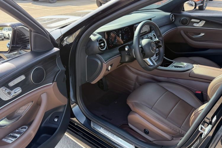 Used Mercedes-Benz E-Class 2022 E 300 L Sporty and Stylish Model Interior 2