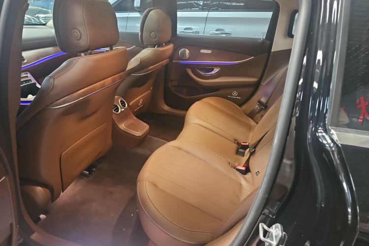 Used Mercedes-Benz E-Class 2022 Updated E 300 L Stylish Edition Interior 2