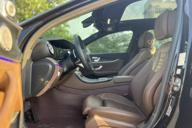 Used Mercedes-Benz E-Class 2022 Second Facelift E 300 L Sporty and Stylish Edition Interior 2