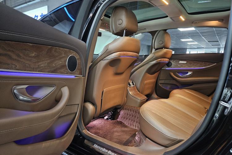 Used Mercedes-Benz E-Class 2022 Revised Version E 300 L Fashion Edition Interior 2