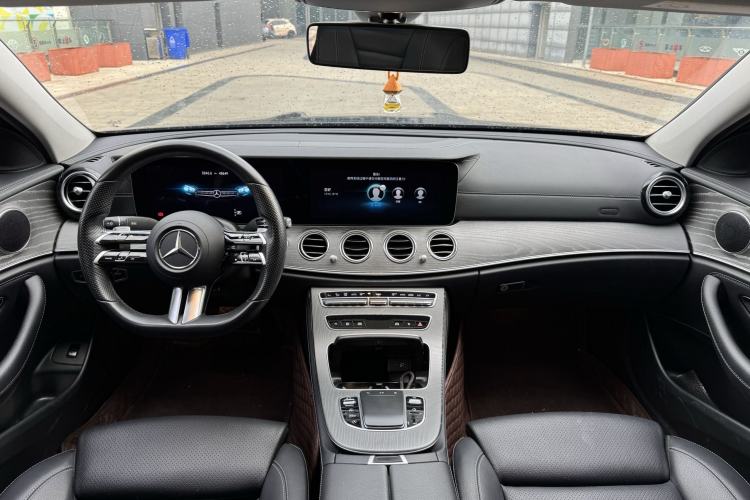 Used Mercedes-Benz E-Class 2022 Second Facelift E 300 L Sporty and Stylish Edition Interior 2