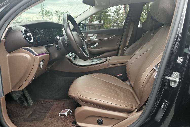 Used Mercedes-Benz E-Class 2022 Revised Version E 300 L Luxury Edition Interior 2