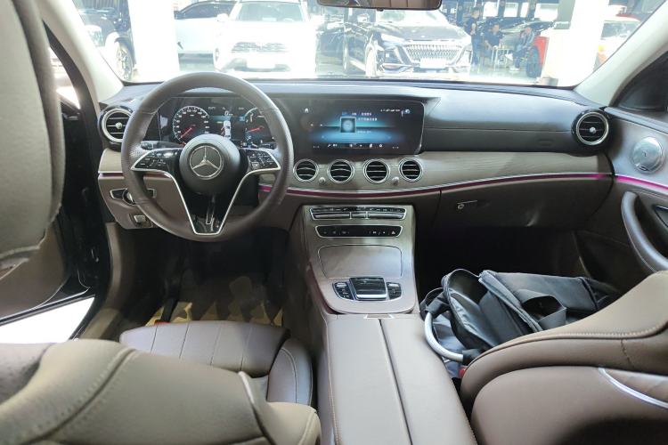 Used Mercedes-Benz E-Class 2022 E 260 L Interior 2