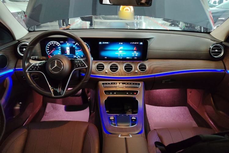 Used Mercedes-Benz E-Class 2022 Revised Version E 300 L Fashion Edition Interior 2