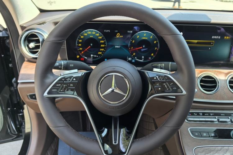 Used Mercedes-Benz E-Class 2022 Updated E 300 L Stylish Edition Interior 2