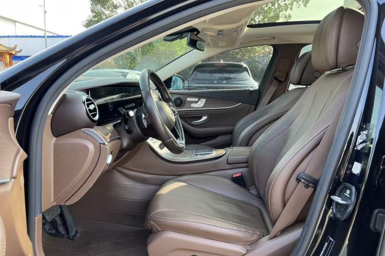 Used Mercedes-Benz E-Class 2022 Revised Version E 300 L Fashion Edition Interior 2