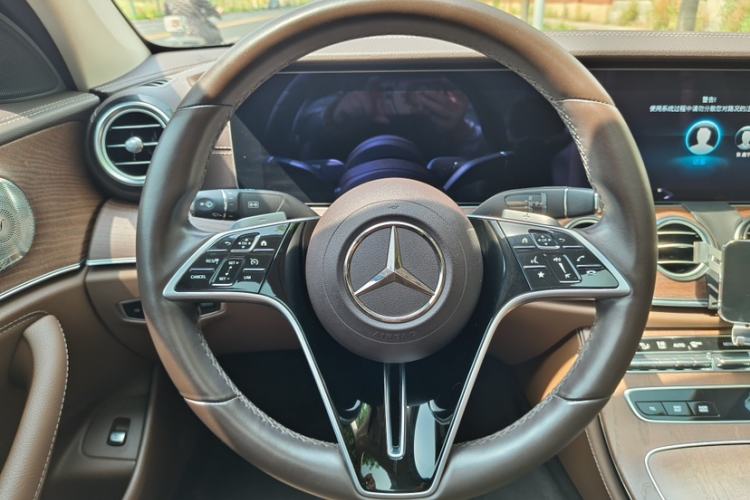 Used Mercedes-Benz E-Class 2022 Second Facelift E 300 L Luxury Edition Interior 2