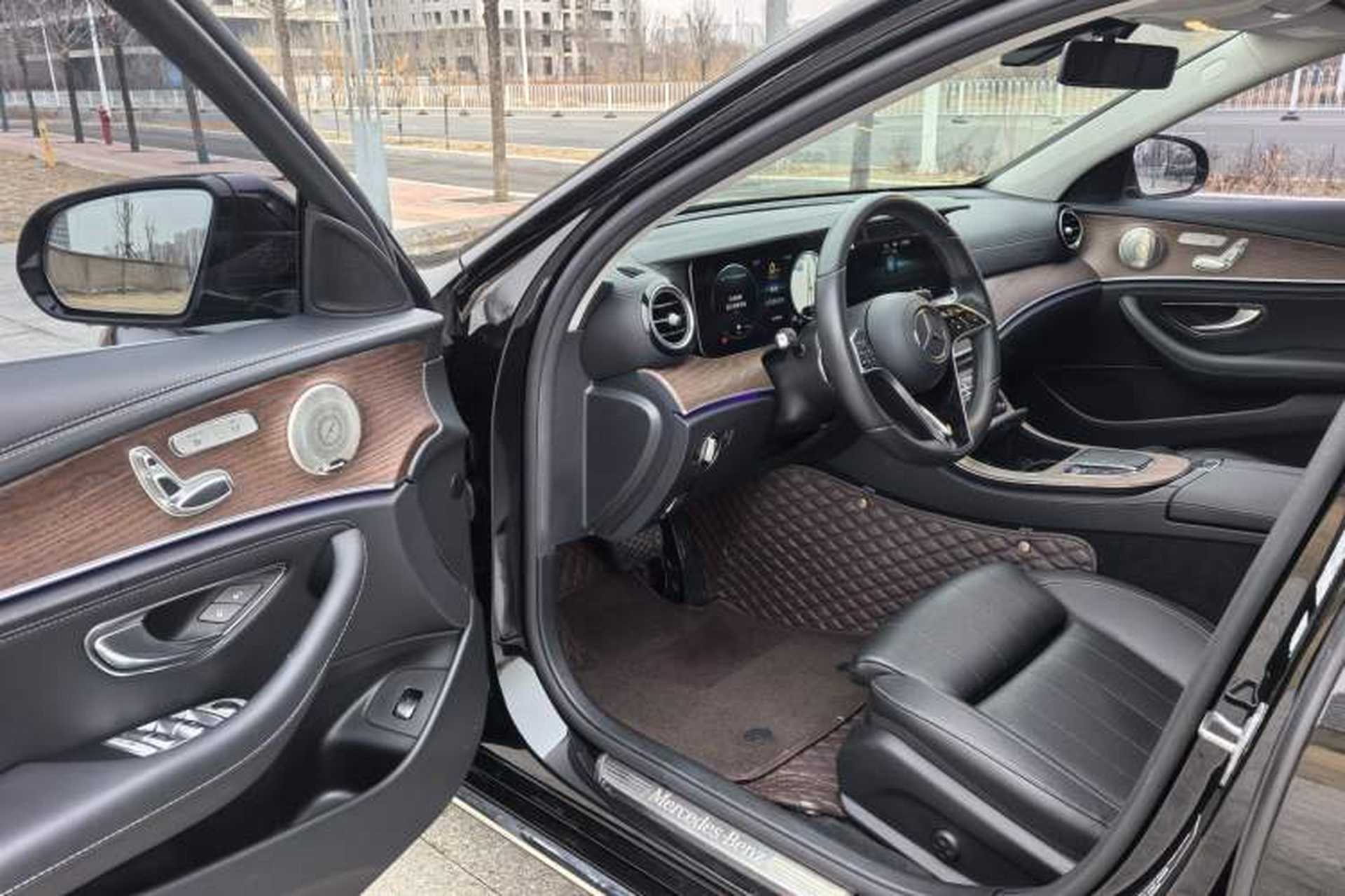 Used Mercedes-Benz E-Class 2022 Updated E 300 L Luxury Edition Interior 3