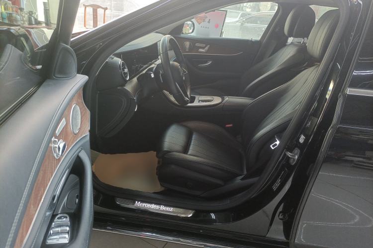 Used Mercedes-Benz E-Class 2022 Updated E 300 L Luxury Edition Interior 3