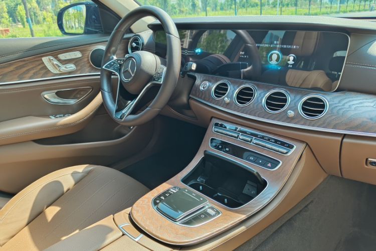 Used Mercedes-Benz E-Class 2022 Revised Version E 300 L Fashion Edition Interior 3