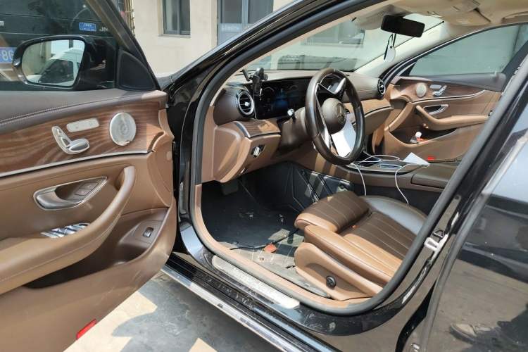 Used Mercedes-Benz E-Class 2022 Updated E 300 L Luxury Edition Interior 3