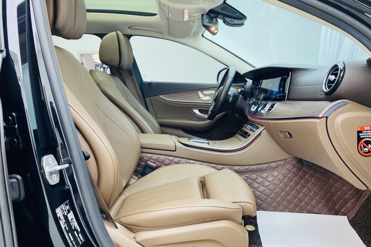 Used Mercedes-Benz E-Class 2022 Second Facelift E 300 L Luxury Edition Interior 3
