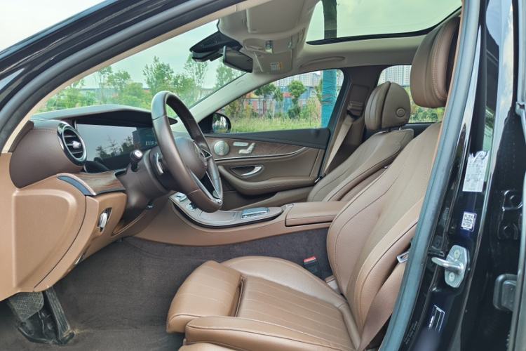 Used Mercedes-Benz E-Class 2022 Updated E 300 L Luxury Edition Interior 3