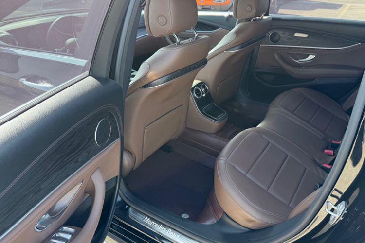 Used Mercedes-Benz E-Class 2022 E 300 L Sporty and Stylish Model Interior 3