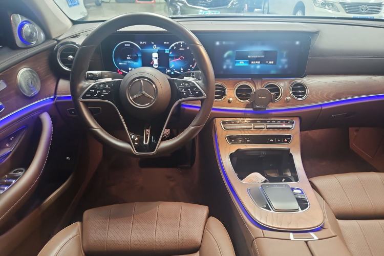 Used Mercedes-Benz E-Class 2022 Updated E 300 L Stylish Edition Interior 3