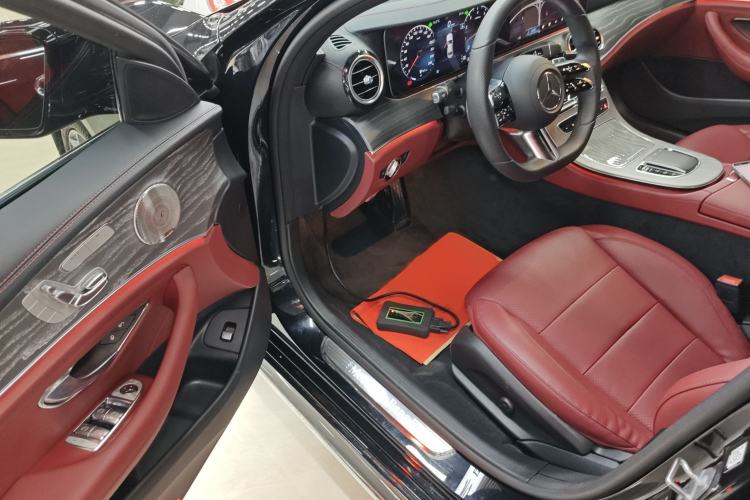 Used Mercedes-Benz E-Class 2022 E 300 L Sport Luxury Edition Interior 3