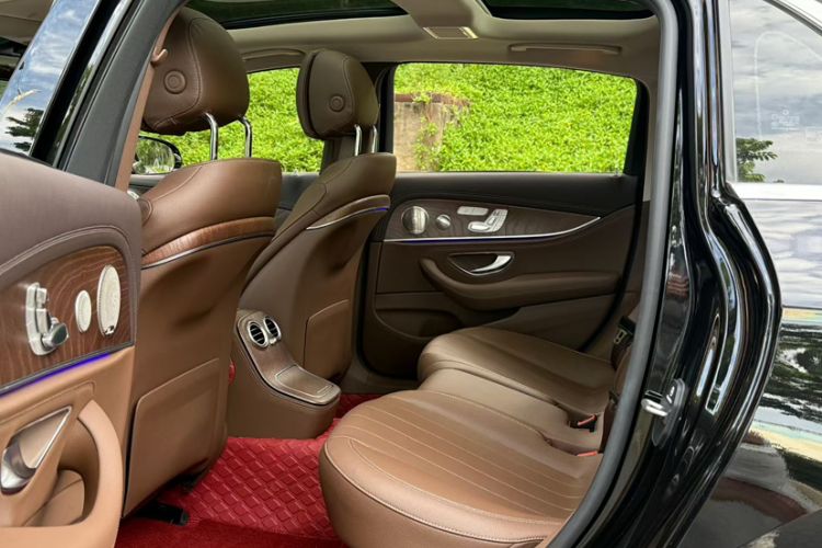 Used Mercedes-Benz E-Class 2022 Revised Version E 300 L Luxury Edition Interior 3