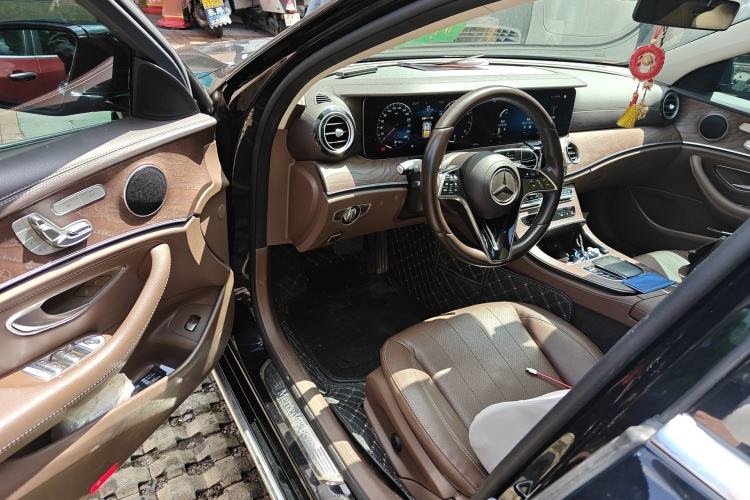 Used Mercedes-Benz E-Class 2022 Revised Version E 300 L Fashion Edition Interior 3