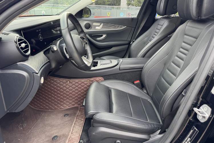 Used Mercedes-Benz E-Class 2022 Second Facelift E 300 L Sporty and Stylish Edition Interior 3