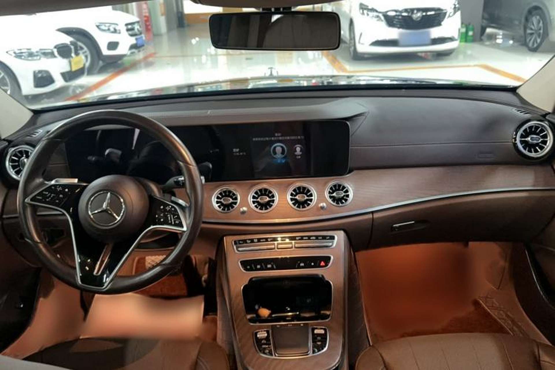 Used Mercedes-Benz E-Class 2022 E 300 L Luxury Model Interior 3