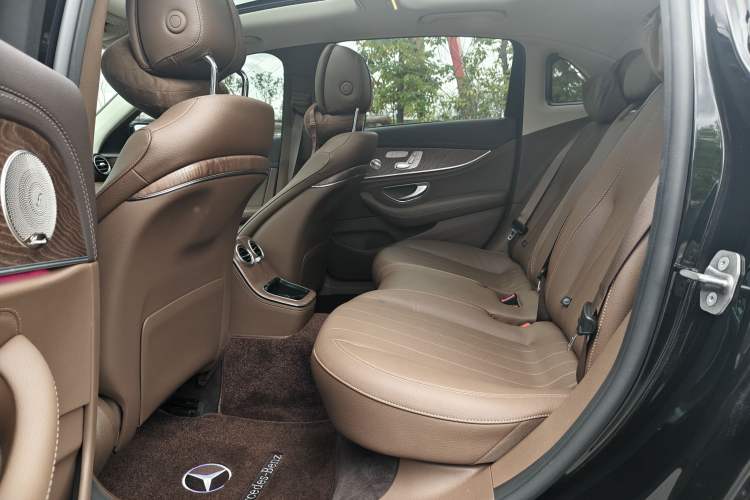 Used Mercedes-Benz E-Class 2022 Revised Version E 300 L Luxury Edition Interior 3