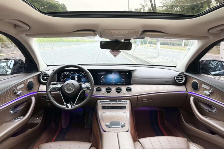 Used Mercedes-Benz E-Class 2022 Updated E 300 L Stylish Edition Interior 3