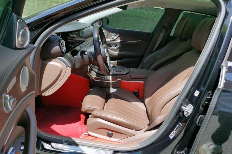 Used Mercedes-Benz E-Class 2022 Second Facelift E 300 L Luxury Edition Interior 3