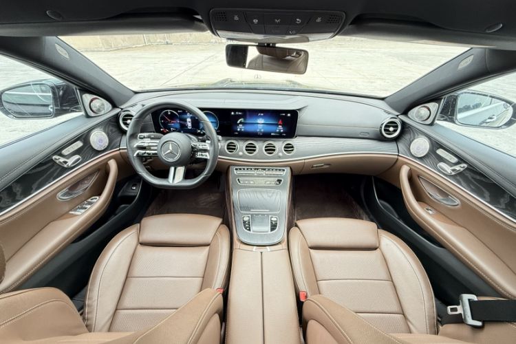 Used Mercedes-Benz E-Class 2022 Second Facelift E 300 L Sporty and Stylish Edition Interior 3