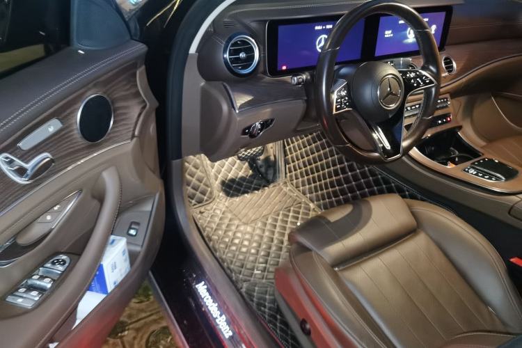 Used Mercedes-Benz E-Class 2022 E 260 L Interior 3