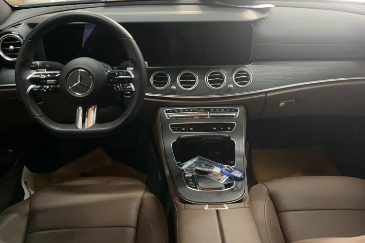 Used Mercedes-Benz E-Class 2022 Revised Version E 300 L Sport Luxury Edition Interior 3