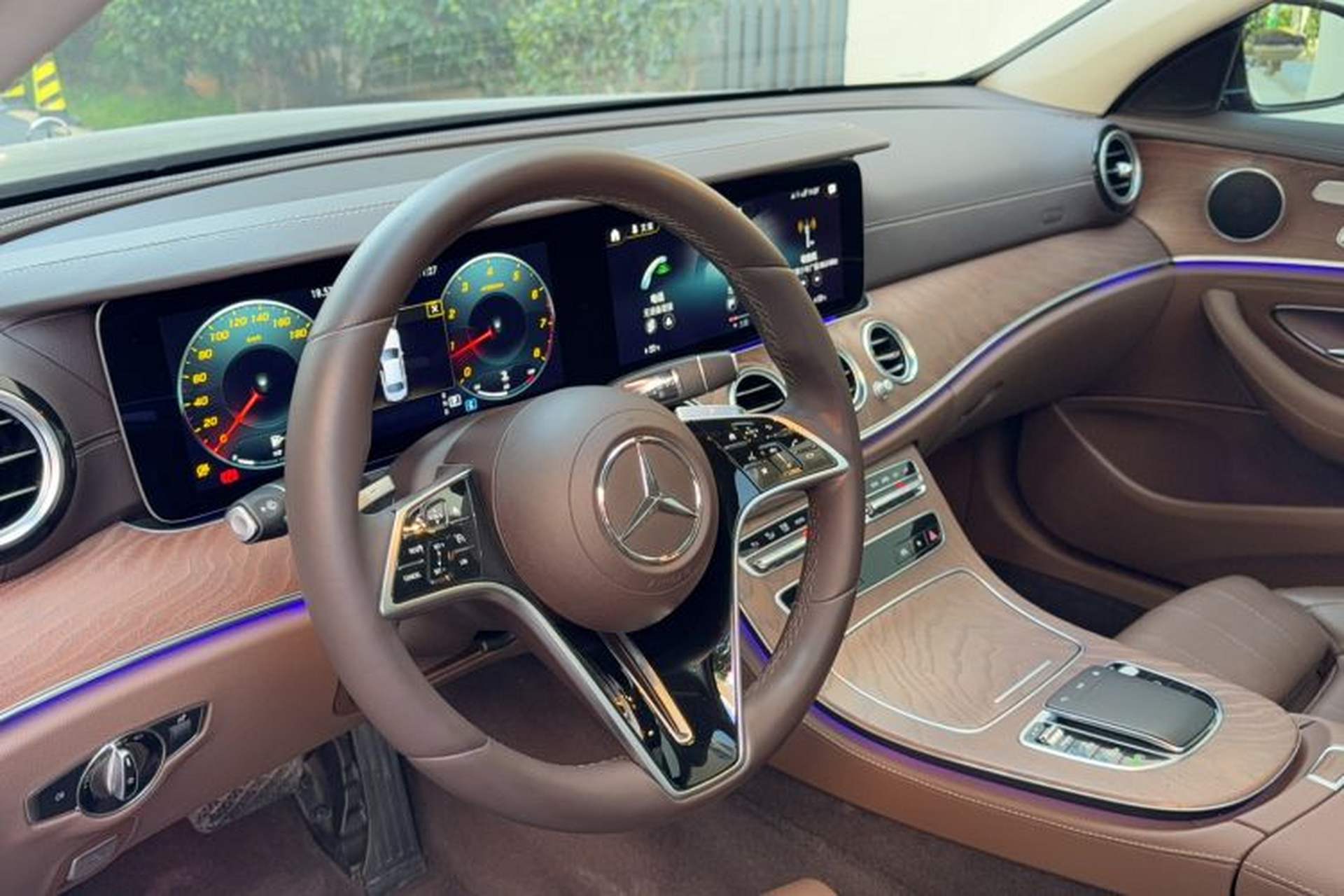 Used Mercedes-Benz E-Class 2022 Second Facelift E 300 L Fashion Edition Interior 3