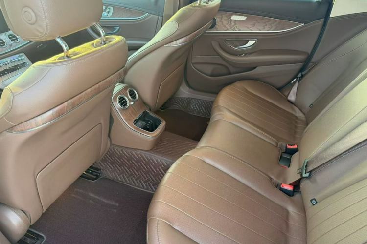 Used Mercedes-Benz E-Class 2022 E 300 L Stylish Model Interior 3