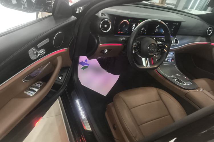 Used Mercedes-Benz E-Class 2022 Revised Version E 300 L Sporty and Stylish Edition Interior 3