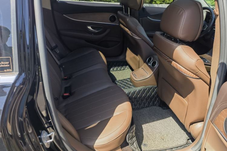 Used Mercedes-Benz E-Class 2022 Updated E 300 L Stylish Edition Interior 3