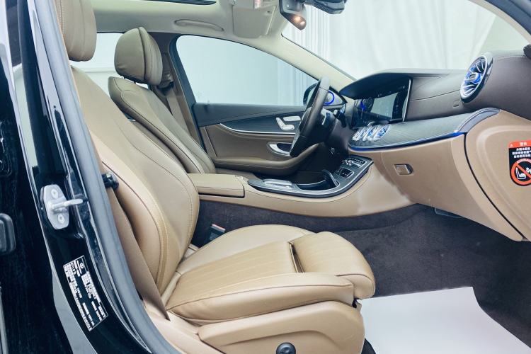 Used Mercedes-Benz E-Class 2022 Updated E 300 L Luxury Edition Interior 3